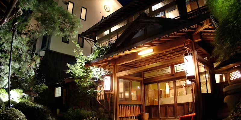 飛騨古川の料亭旅館 八ツ三館の外観