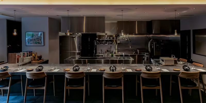 RESTAURANT SALTの内観