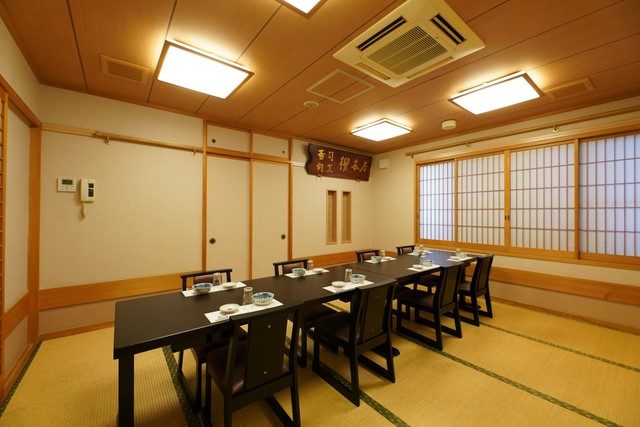 寿司割烹 やなぎの個室