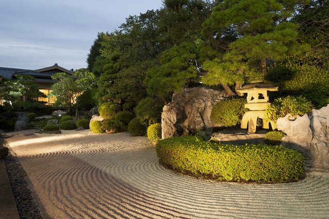 観山荘別館の日本庭園